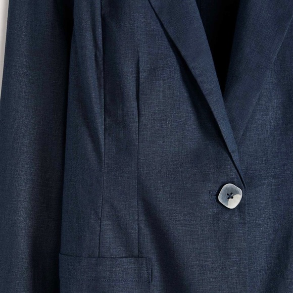 Solid Semi-Fitted Linen Blazer - Picture 3 of 3